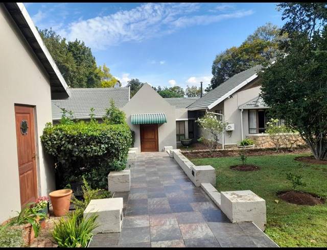 5 BEDROOM HOUSE FOR SALE IN BRYANSTON